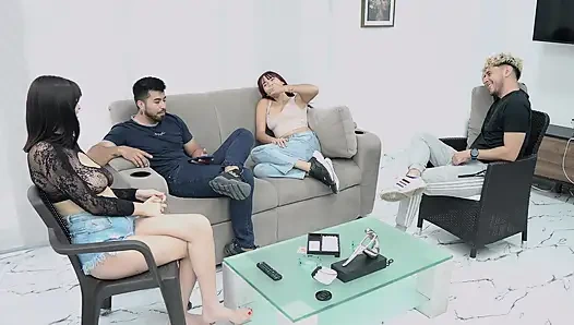 Kuartet bi! Gadis Perguruan Tinggi, Kuartet Amatir Swingers