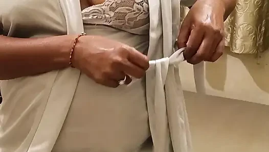 Heiße frau nippelsaugen