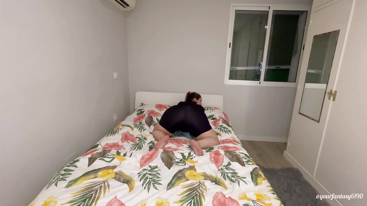 Farting in short leggings 2 (custom)
