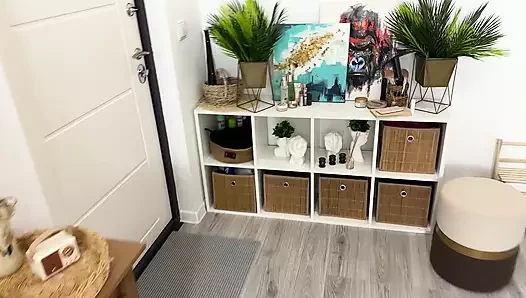 Pizza Delivery Girl From Sexdater Fucked in the Hallway While Wife Was at Work.