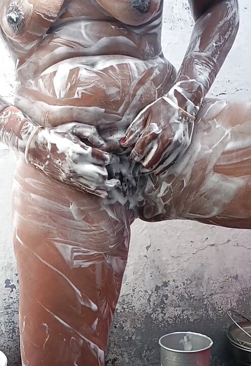My nude bathing show