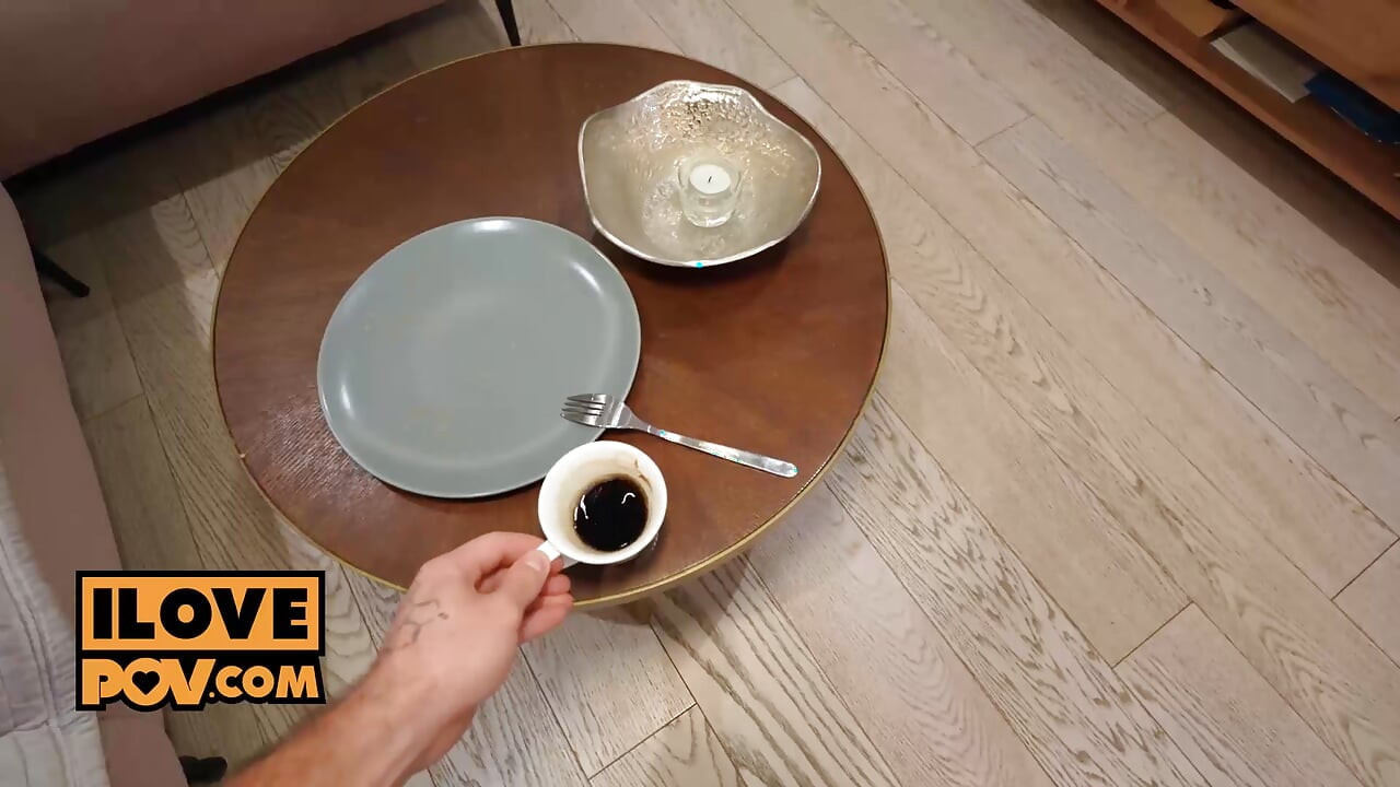 Η ντροπαλή πικραλίδα Nikky γίνεται πριγκίπισσα που πιπιλίζει πούτσα