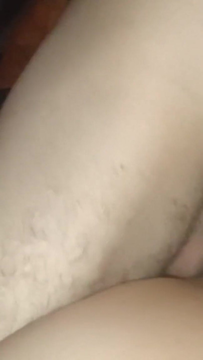 AncaLuxe - padrasto vem ao meu quarto à noite para me deixar ir dentro de mim | Clipe 1