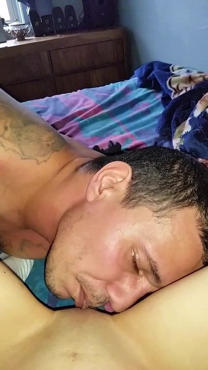eating wife's pussy