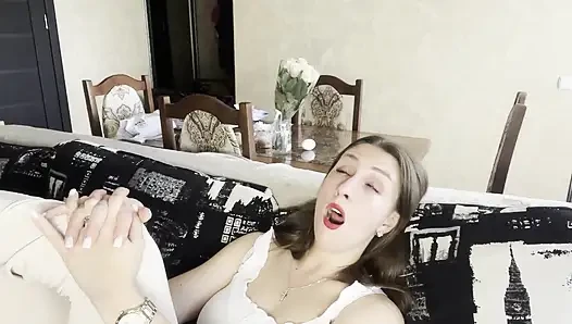 Esneyen fit ultraviyole gösterisi