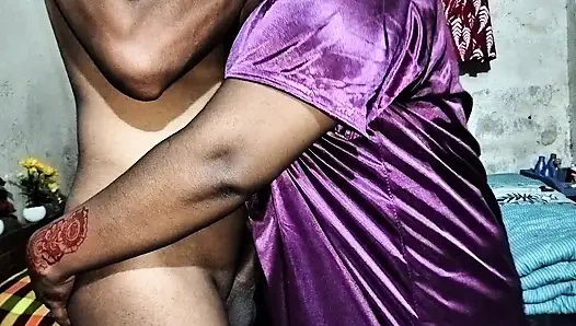 I fucked my desi bhabhi with dirty words and fucked her pussy until it burst.