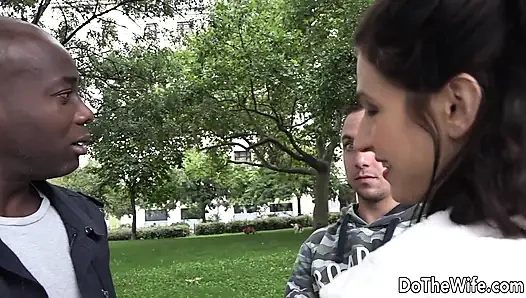 Karısı Lina Arian götüne alırken gavat amcığını yalıyor