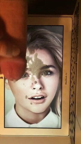 Chloe grace moretz ansikts cum hyllning