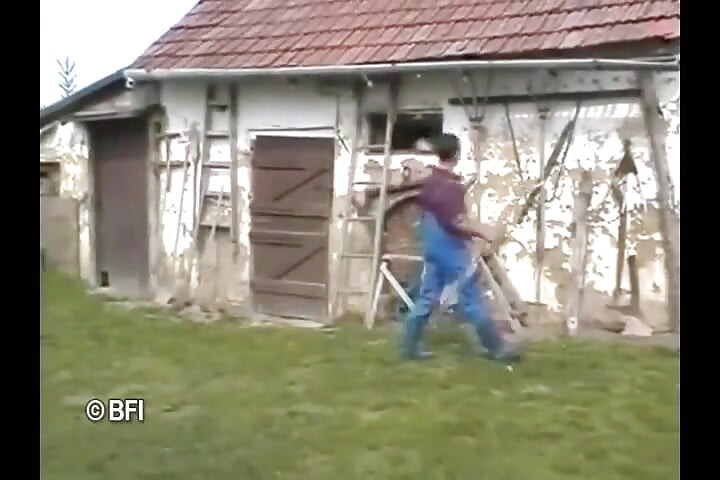 Sesso all'aperto con mia nonna