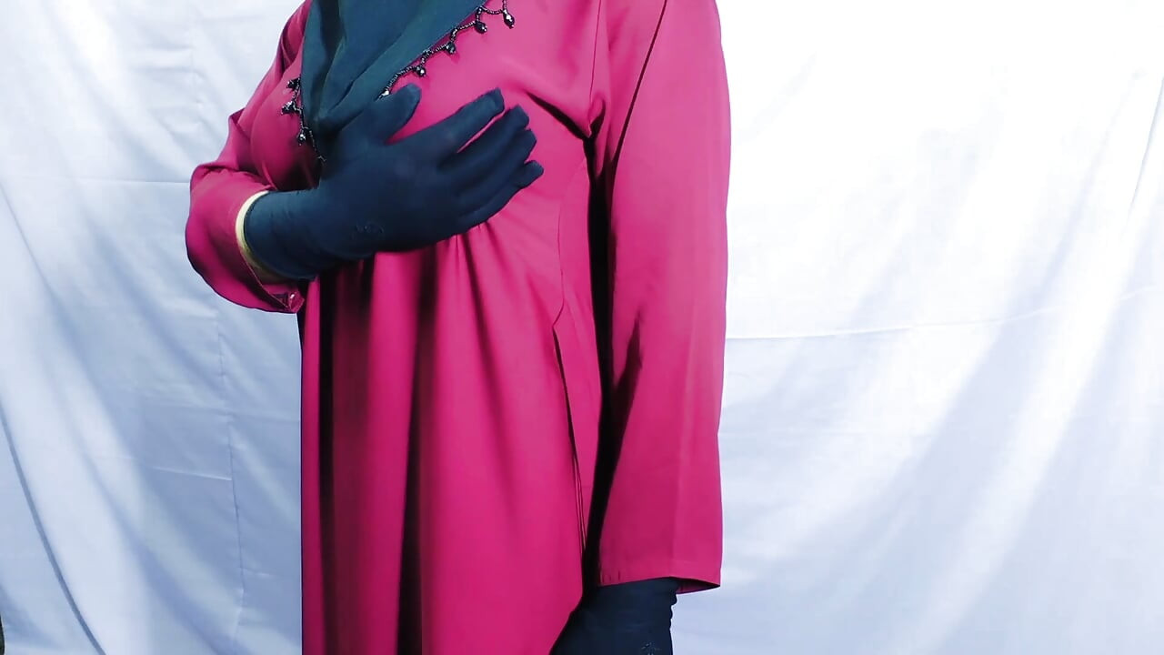 Pakisthani Desi Couple Outdoor Field Romantic Kiss Selfi Video by