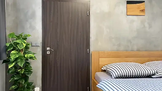 Школьницу пальцами