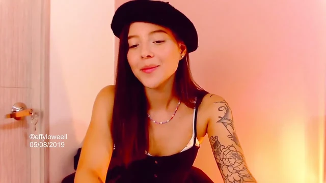 Beautiful Colombian with a slim tattooed body seduces you with her sweetness and sensuality as she broadcasts