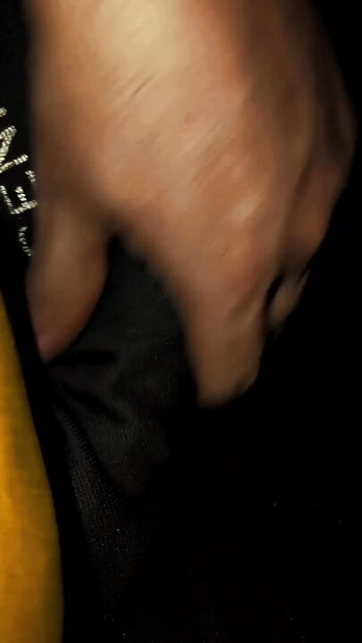 Słuchając Linusa i Lucy podczas jazdy z wybrzuszeniem