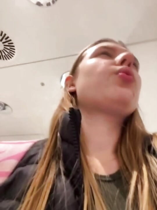 Extreme show in the changing room with jucielussie