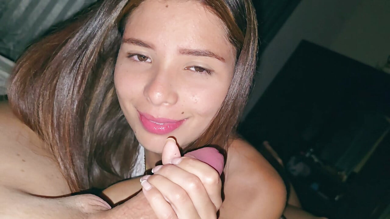 18-YEAR-OLD LATINA STEPSISTER SURPRISES ME WITH LINGERIE AND DETONATES HER PUSSY UNTIL IT FILLS HER WITH MILK