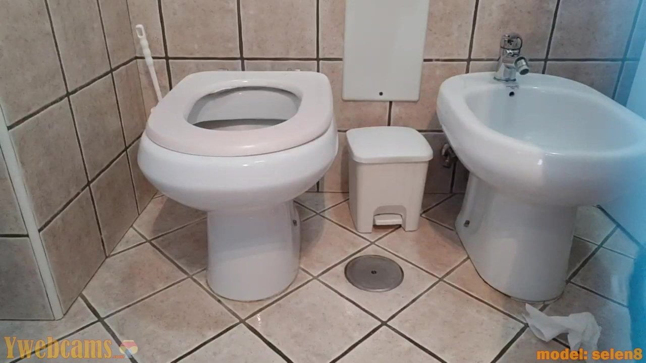 BBW in the bathroom