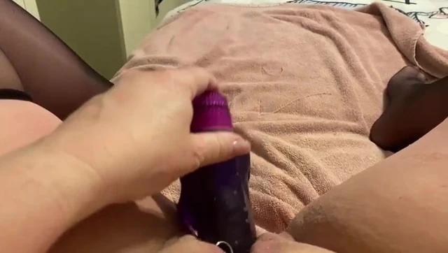 Scottish slut Sara has to play solo