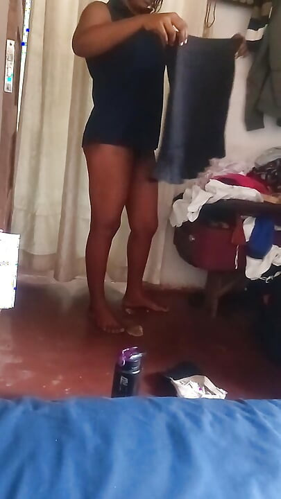 Natural African brunette showing everything in the bedroom