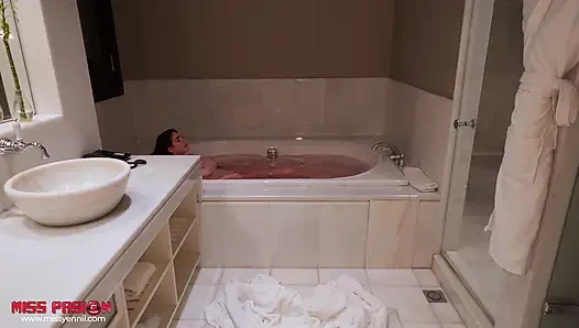 Untreue Ehefrau Fickt den Hotelkellner