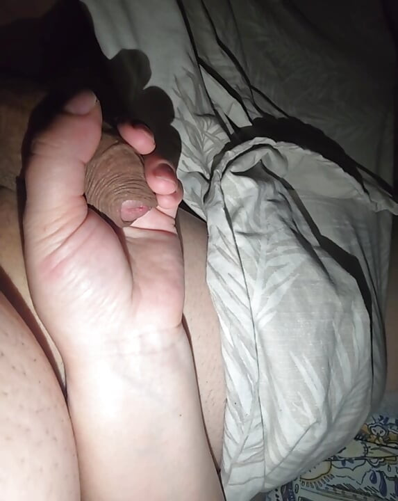 Stepmom gives lessons to her Stepdaughter how to do handjob step son big dick in erection