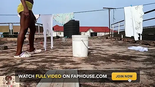 O Amcığımı Sidikle Siktikten Sonra Babamın Kıyafetlerini Yıkıyorum!!