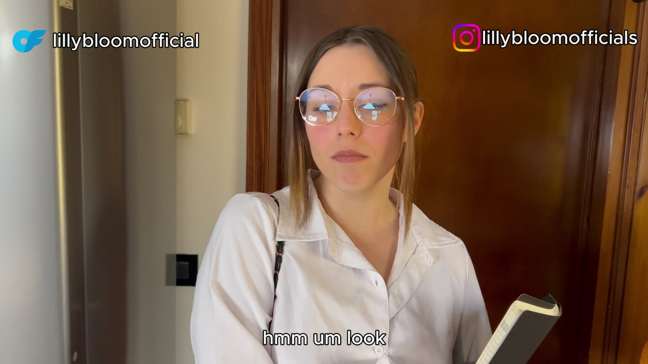 放荡的老师想要在辅导期间和年轻学生玩后入式性爱