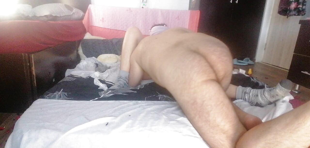 Lick the wife's juicy pussy until orgasm. Hot sex amateur couple. Sensual massage of a sexy couple with oil on the body.
