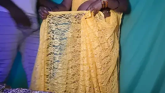 Navel and Erotic Show of Tamil Married Bhabi