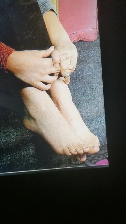 Victoria Justice Füße Sperma-Tribut