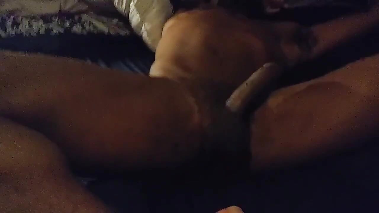 Kennie jai在床上被撸管