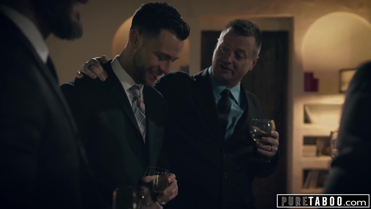 純粋なタブー痴女がビジネスマンに屈辱-公共ファック