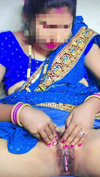 Detik tidak dapat dilupakan dari "Bhabhi kampung menguasai dan menelan mani"