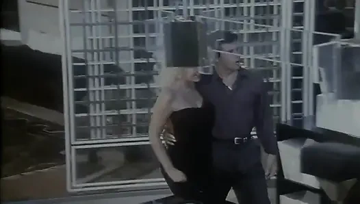 Moana Ve Kariyer Sürtük Arkadaşları Penis Emiyor Ve Her Delikten Alıyor