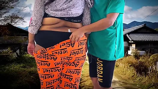 Seks tabu tetangga muslim pantat besar & memek besar teman-teman disetubuhi di jalan desa Mesir!