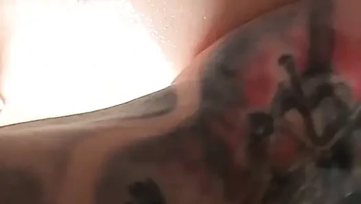 Payudara dalam minyak pisang di vagina