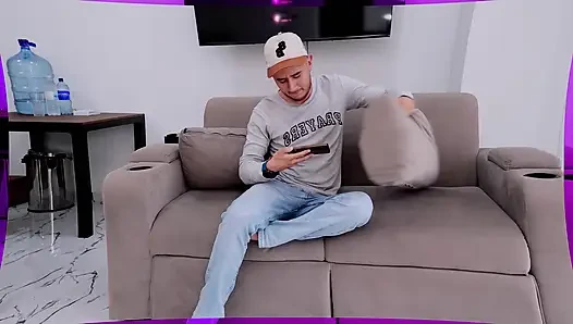 I FULFILL MY FANTASY OF FUCKING MY STEPSISTER AND GIVING HER PUSSY MY MILK