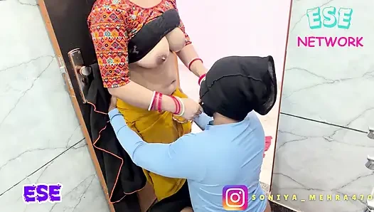 Pyari bhabhi Ne Muth Marte hue Bathroom dekh liya aur lapak le mera lund bhi leliya