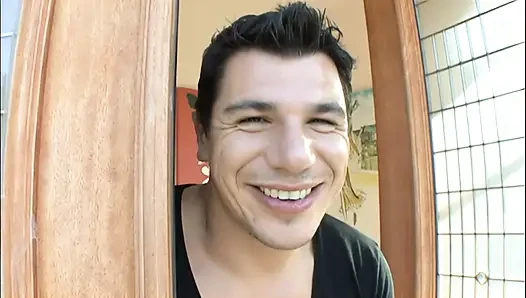 Cewek sange ini pengen dientot habis-habisan sama kontol besar