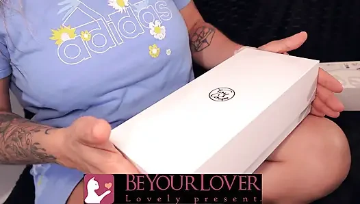 Unboxing the new FATIMA vibrator toy from BeYouLover