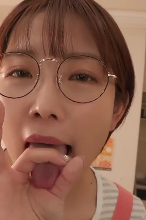 かわいい短髪の女性同僚とセックスをしました。彼女のオーラルセックスの腕は本当に良いです。パート2