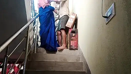 Bengalli Hindu ev hanımı kaltak gibi sikiliyor