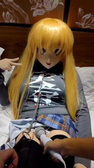 Kigurumi ha un orgasmo vibrante