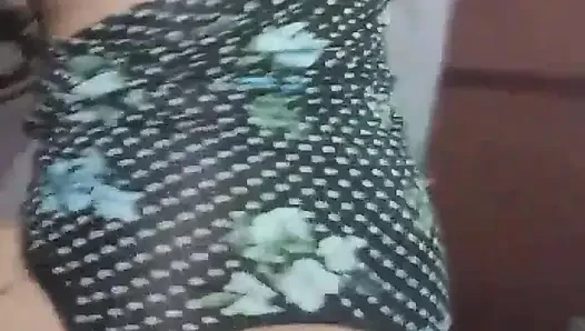 Bakış açısı çiçek elbisesiyle domaltarak sikişiyor