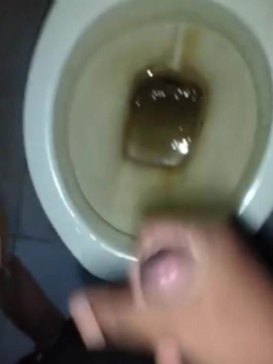Telugu modda kavala baaga dengutha. Evaraina vasthara