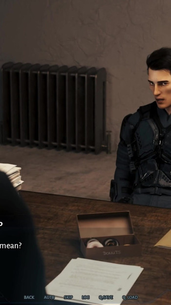 Kibernetikus csábítás 1ezerrel - szex a precint, a Foxy Cop krémet kap