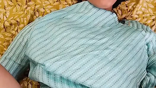 Горячая индийская сводная сестра дези была жестко трахается в позе раком на Ясное хинди аудио