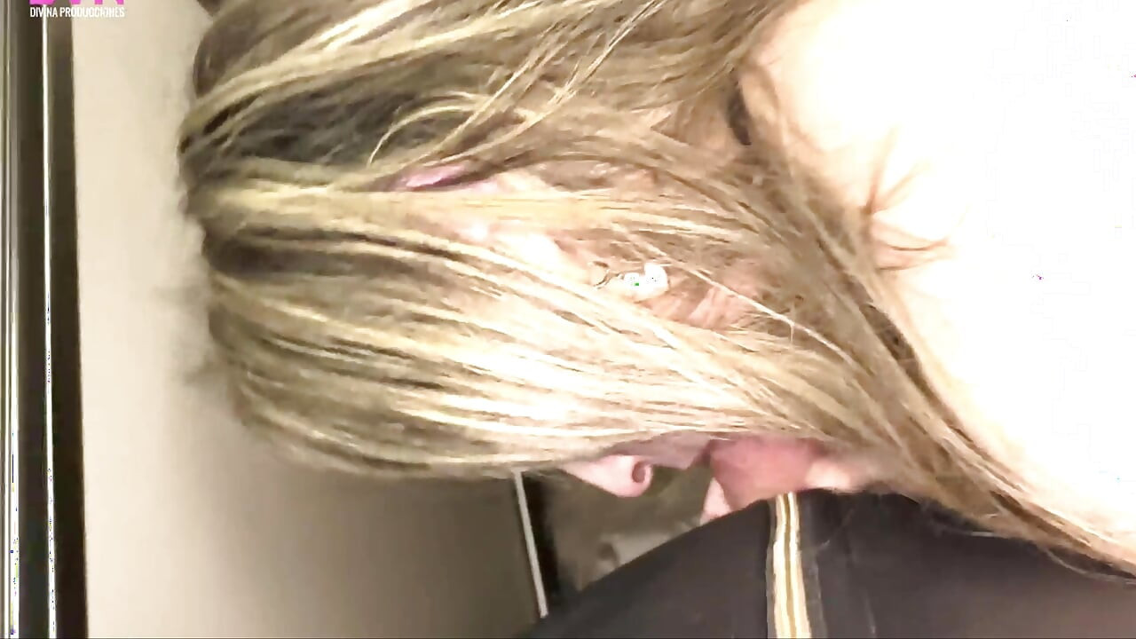 Sucking Two Pijas in the Middle of a Party: Elevator and Stairs