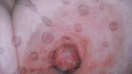 Seksi bir kızın büyük göğüsleri üzerinde Gman boşalmak (haraç)