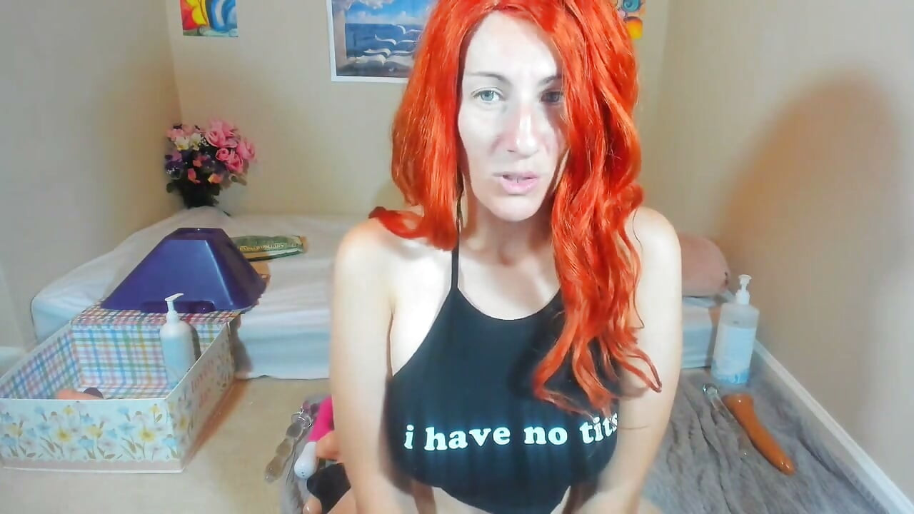Model Reacts to so Many Small Penise!
