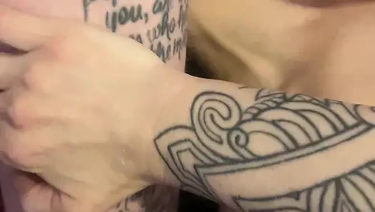 Симпатичную девушку Amber Green трахают в рот